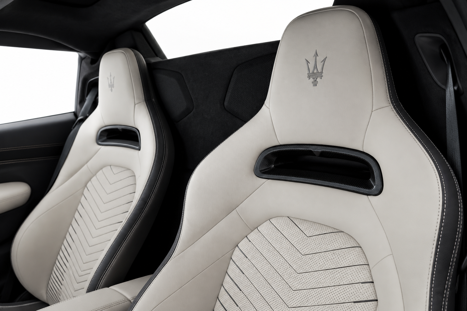 Maserati MC20 Cielo sportülések – kabrió sportautó bérlés Budapesten