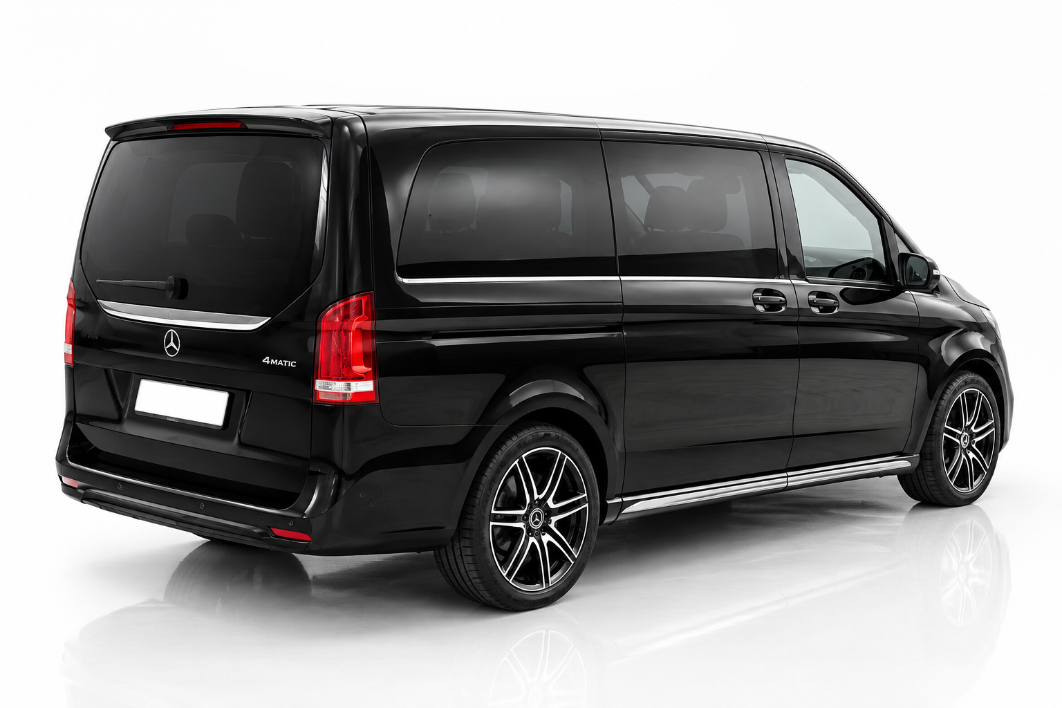 Mercedes-Benz V-osztály hátulról, félprofilból – luxus kisbusz bérlés Budapesten